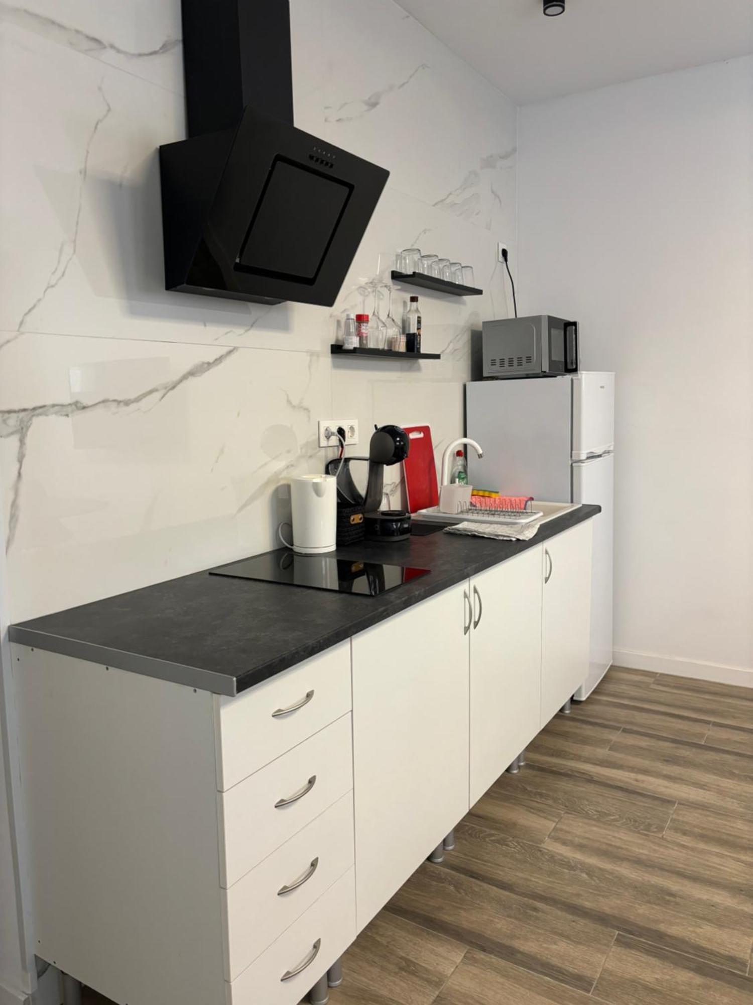 Apartamento Blanco Y Negro En El Centro Alicante Zewnętrze zdjęcie