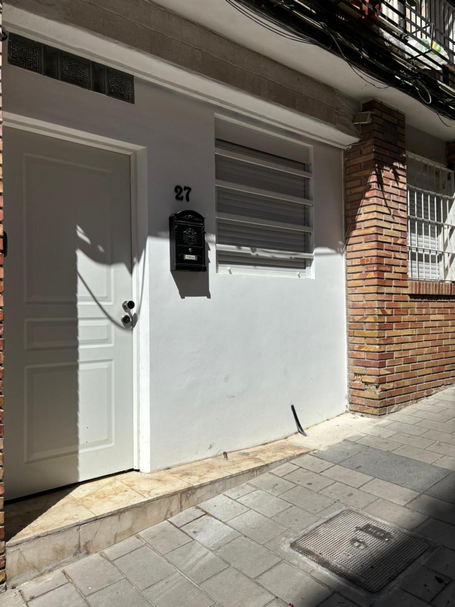 Apartamento Blanco Y Negro En El Centro Alicante Zewnętrze zdjęcie